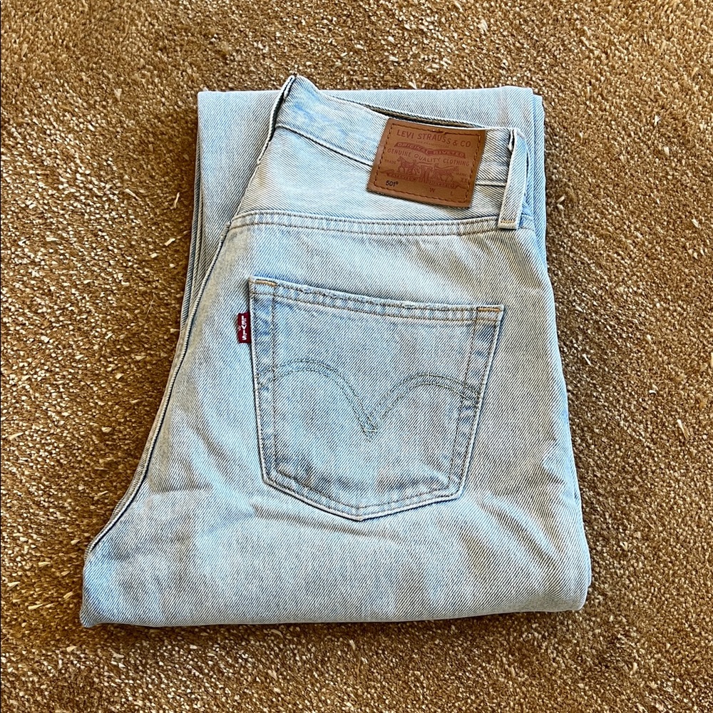 Levi's 501 Light Blue Jeans